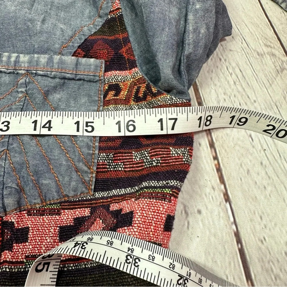 gimmicks by BKE boho western top sz small lace hem southwestern tapestry - Picture 12 of 12